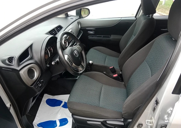 Toyota Yaris cena 21900 przebieg: 211000, rok produkcji 2012 z Drobin małe 191